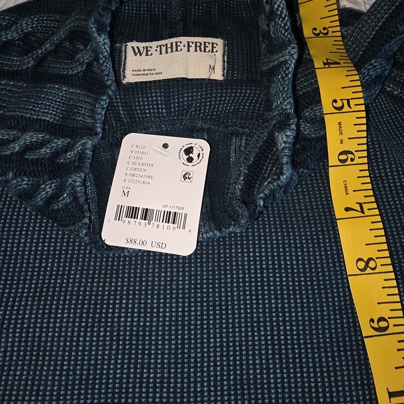 Free People We The Free Breezy Swit Top in a dark teal color. Medium - Picture 5 of 6